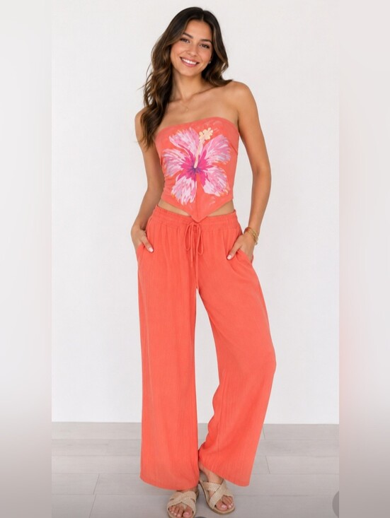 bebe Pants - BEBE Tropical Coral Two-Piece Set – Size Small